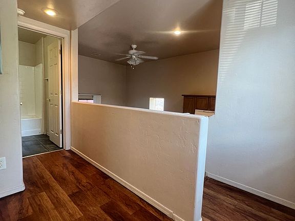 2nd image of 819 W Gurley St #B