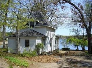 81 Pequot Point Rd, Westfield, MA 01085