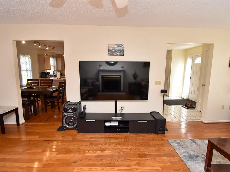 2570 Country Club Dr — Photo 22
