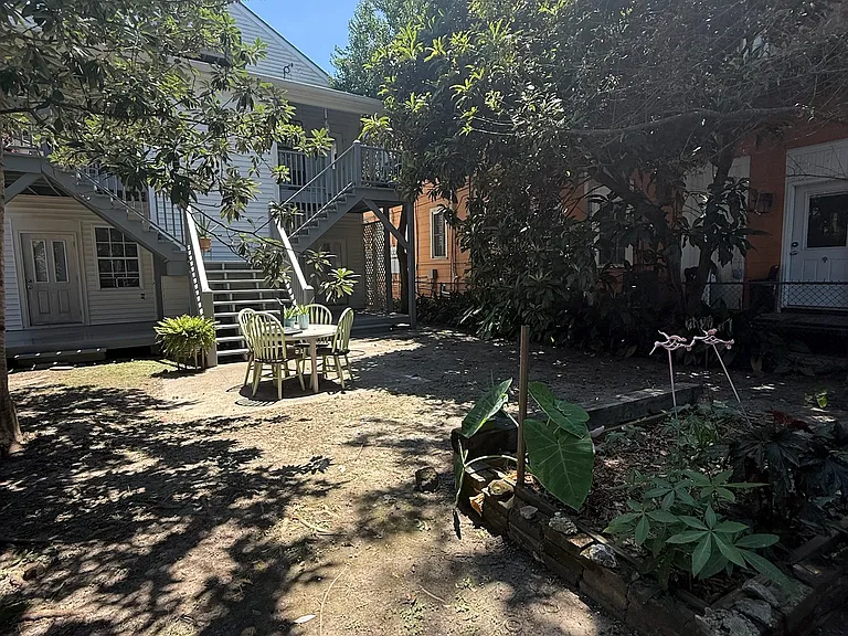 2013 Camp St #B — Photo 13