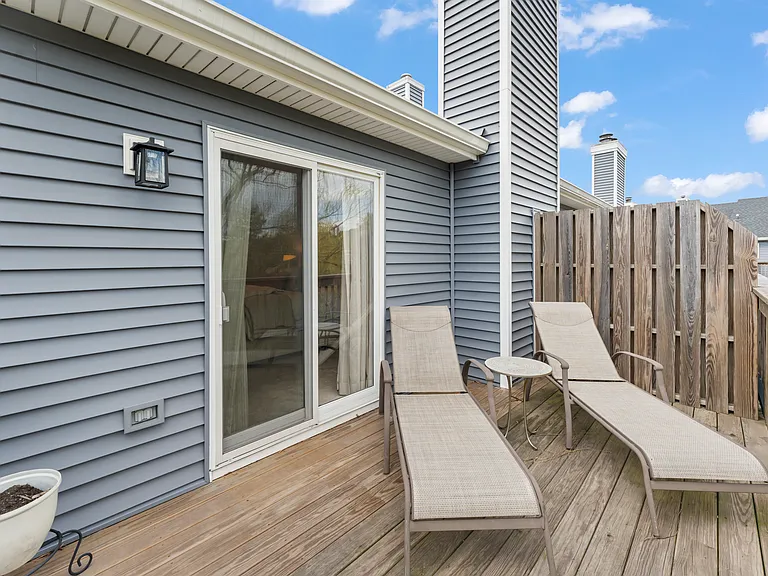 142 Shore Dr — Photo 17