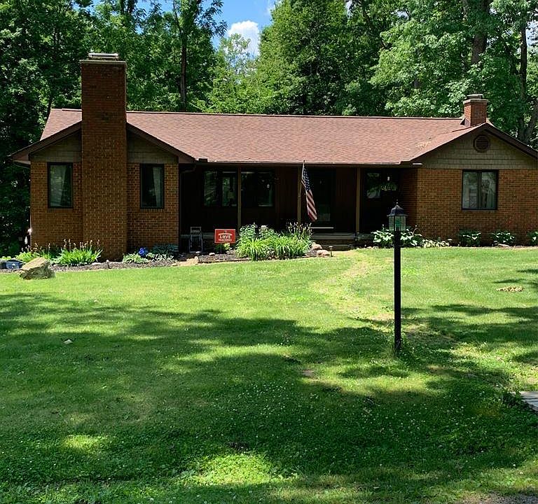 1st image of 211 Oak Dr