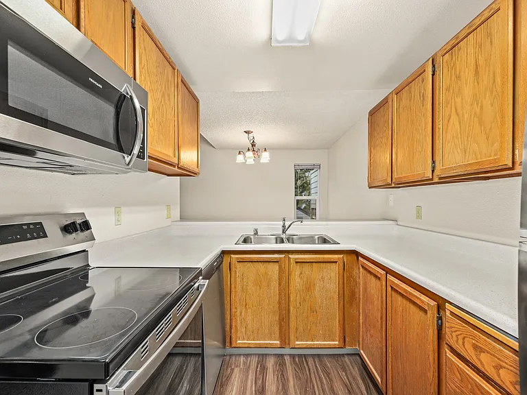 Starboard Apartments — Photo 56