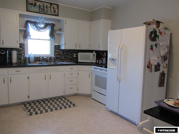5th image of 406 S Maple St