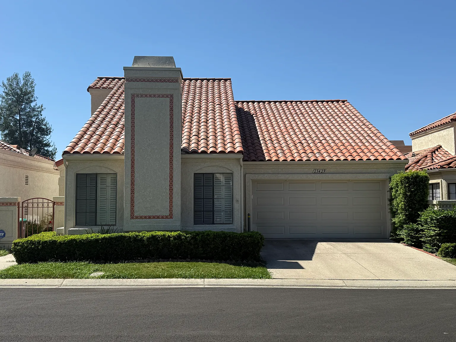 2 bed, 1818 sqft, $4,300 — Photo 1