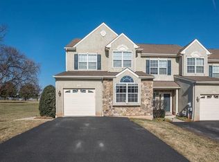 121 Fairway Ln, Norristown, PA 19403