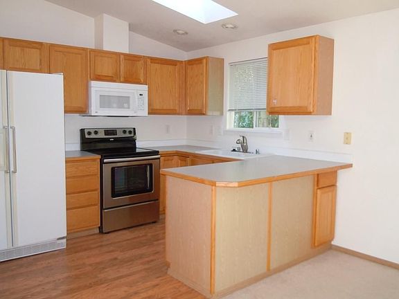 4th image of 10923 21st Dr SE