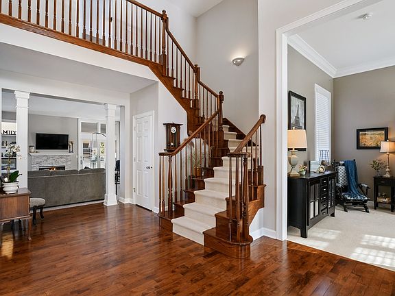 3rd image of 617 Hidden Creek Dr