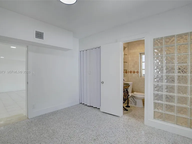 616 SW 11th Ct — Photo 32