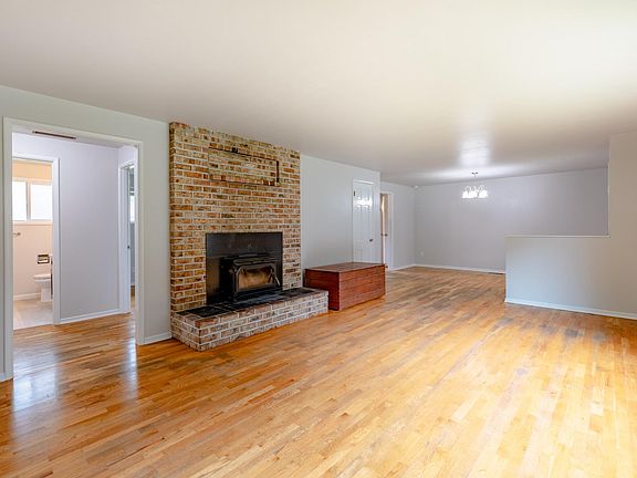 5th image of 7234 Husky Way SE