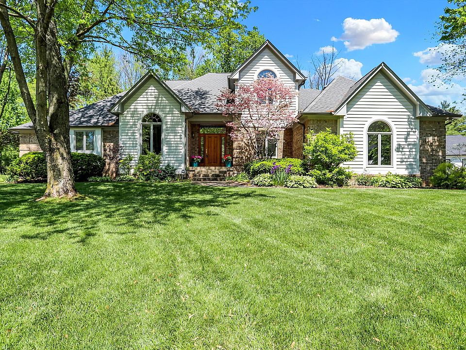 1st image of 8131 Meadowbrook Dr