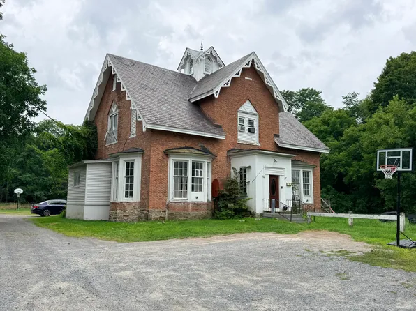 73 Clinton St, Keeseville, NY 12944
