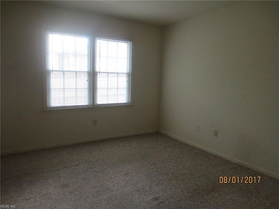 1st image of 414 Oakwood Pl