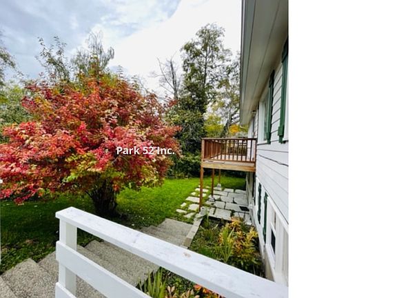 3rd image of 2208 Grandview Dr W