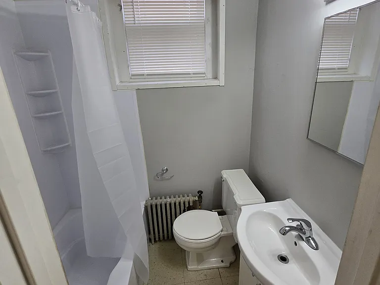 1900 Thomas Ave N #101 — Photo 5
