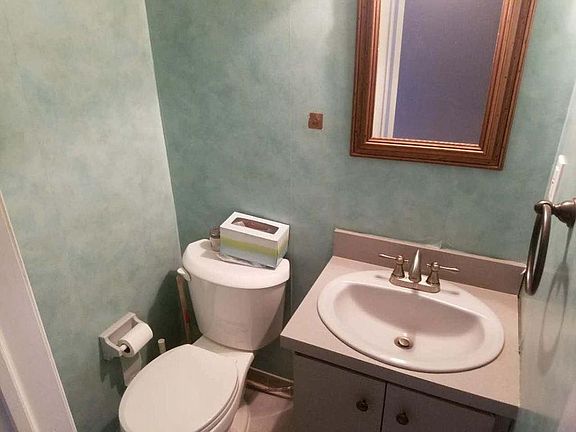 4th image of 187 Wirt Ave #1