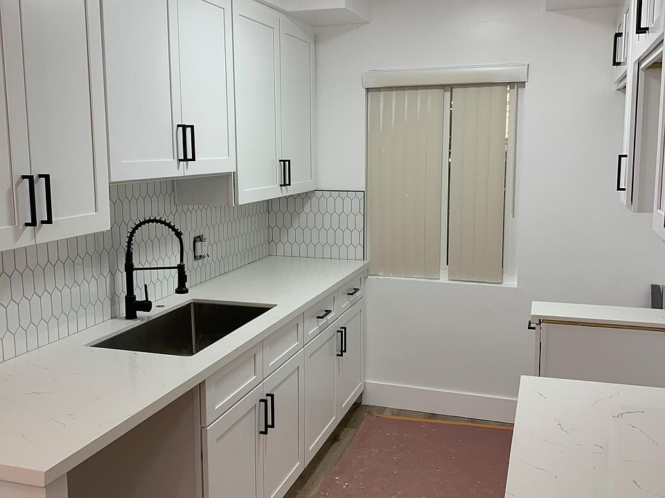 2nd image of 904 N Sierra Bonita Ave