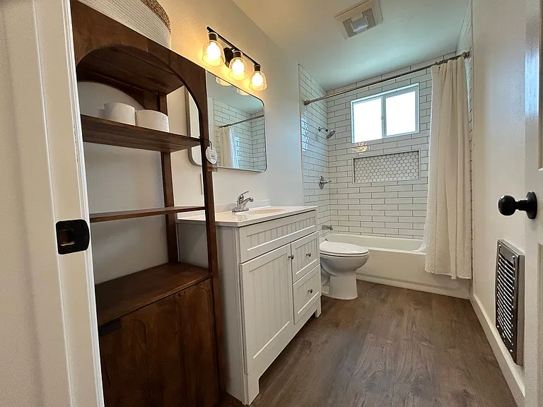 4745 Merrill Ave — Photo 11