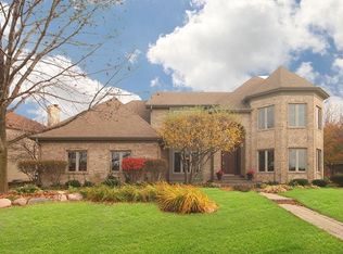 3900 White Eagle Dr, Naperville, IL