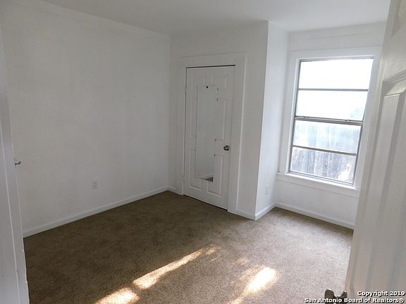5th image of 616 Albert St
