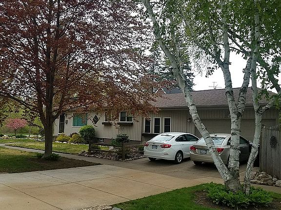 3rd image of 16693 Pomona Dr