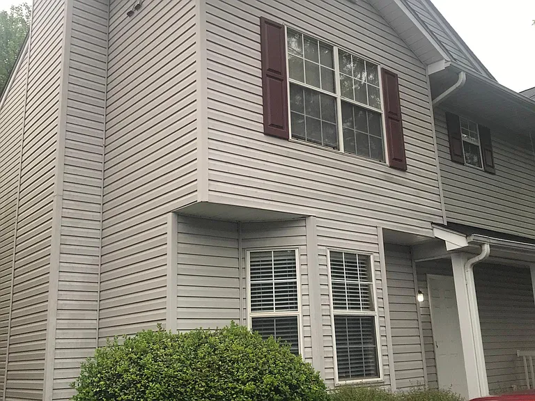 8 Allenwood Ln — Photo 3
