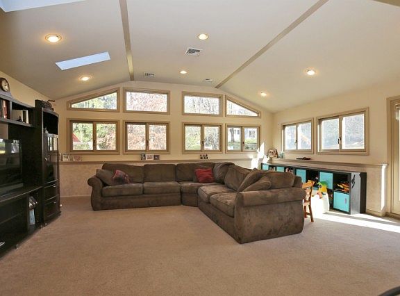 2nd image of 45 Blackstone Dr