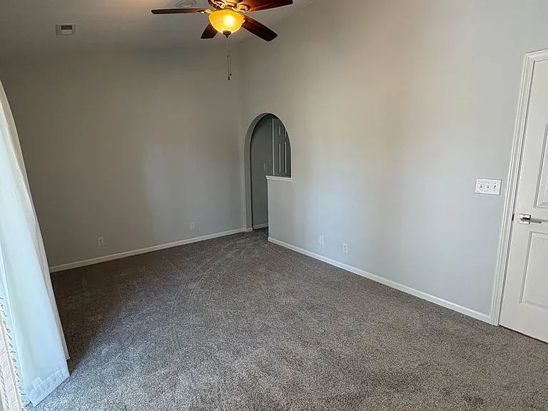 120 W Green Meadows Rd — Photo 16