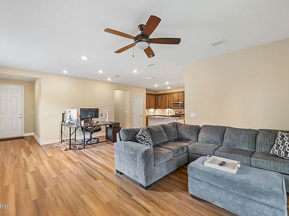 3rd image of 13368 BROOKWATER Drive