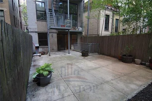 Rented by City Stop Realty | media 16