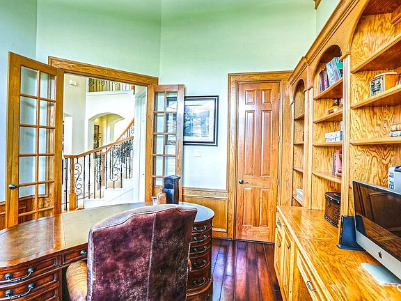 4th image of 15414 Hillside Terrace Ln