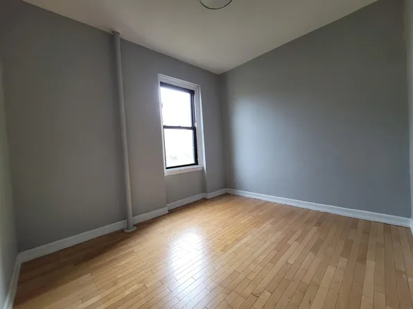 21-06 35th Street image 3 of 6