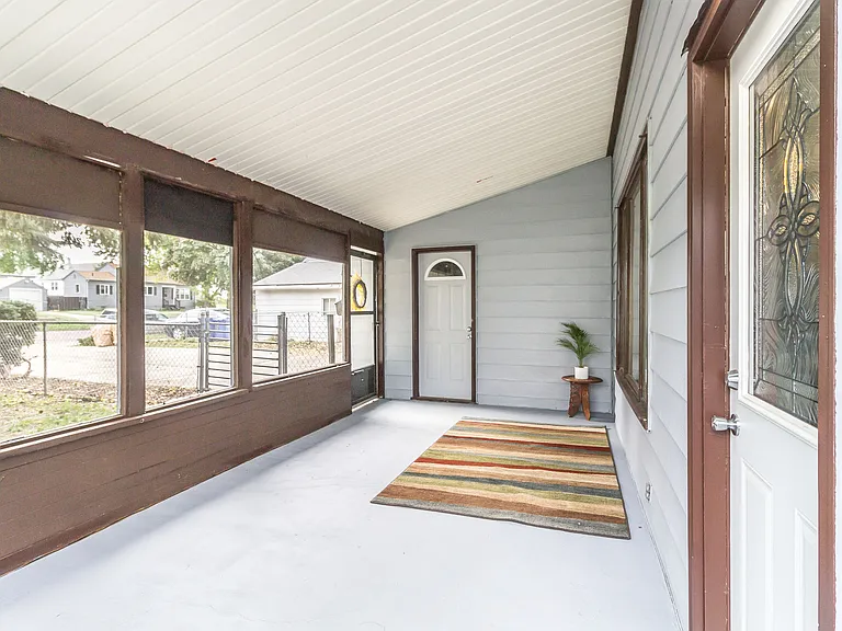 1324 W Sioux St — Photo 14