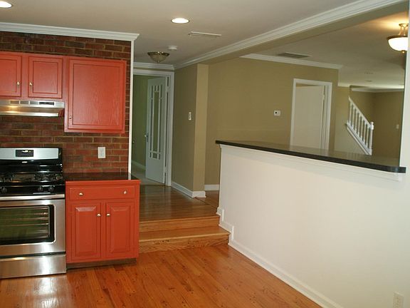 3rd image of 4122 Eder Rd