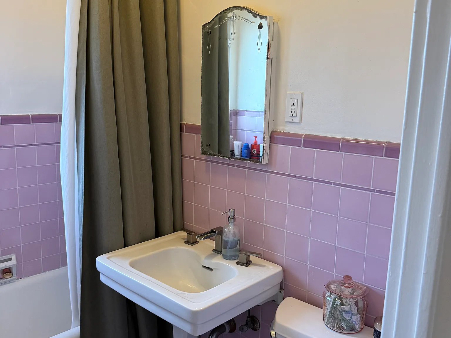1 bed, 850 sqft, $1,850 — Photo 3