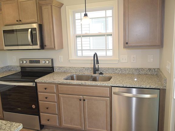 4th image of 415 Bud Farmer Pl