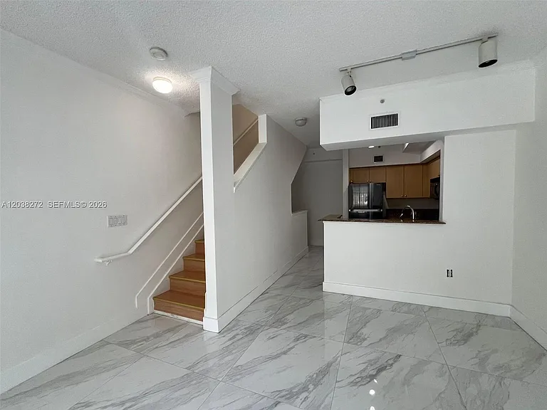 2961 NE 185th St #1601 — Photo 3