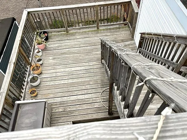 2433 Foster Ave — Photo 24