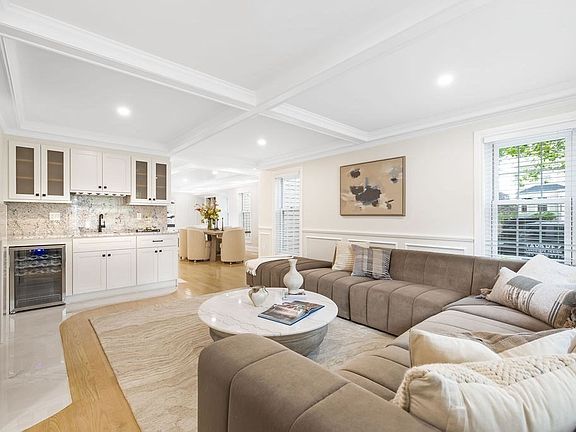3rd image of 19 Oakland Ave #19