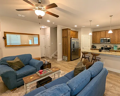 909 Crystal Brook Cv Photo 1