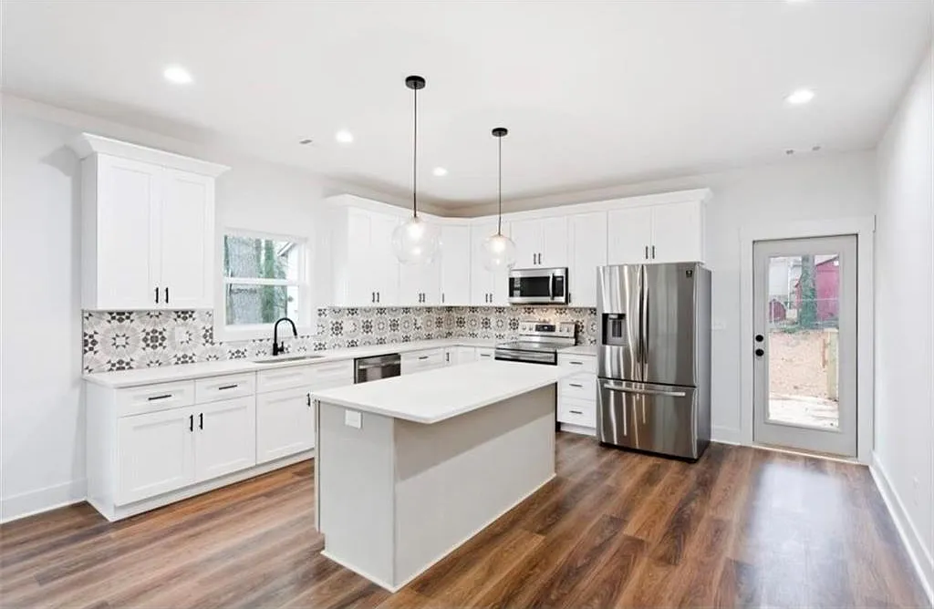 3 bed, 2.5 bath, 1589 sqft, $2,850 — Photo 4