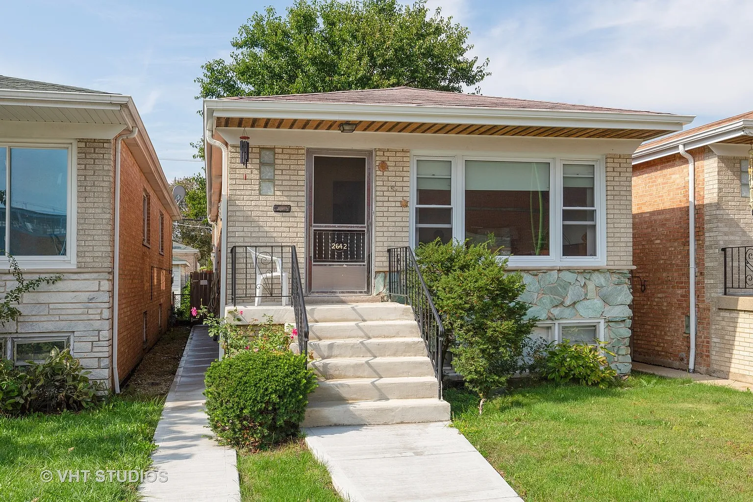 2642 N Normandy Ave photo 1