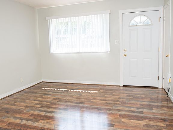 4th image of 4919 Solona Dr