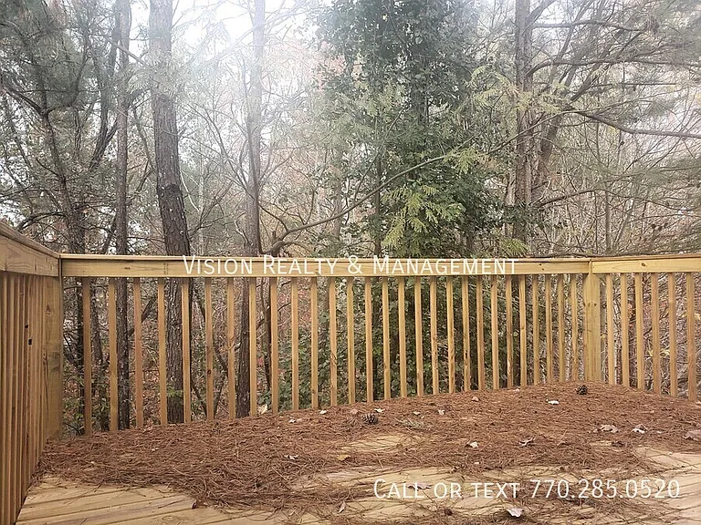 229 Bainbridge Cir — Photo 17