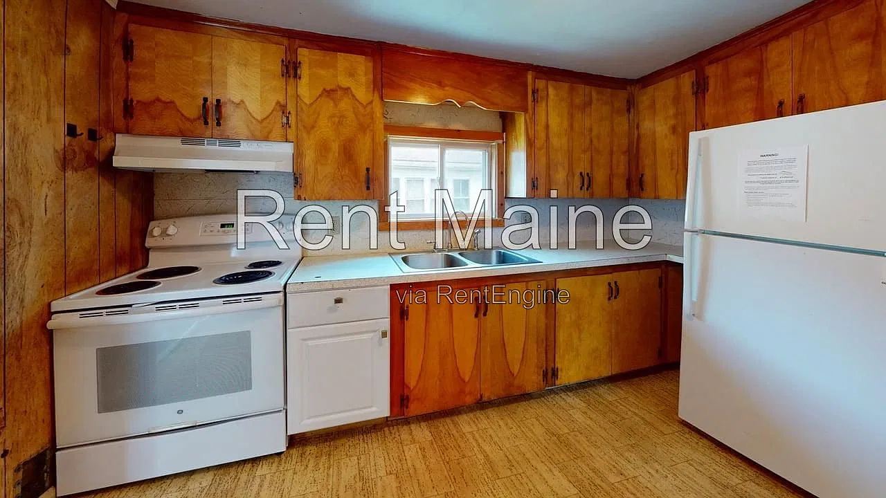 3 bed, 1.0 bath, 1196 sqft, $1,350 — Photo 1