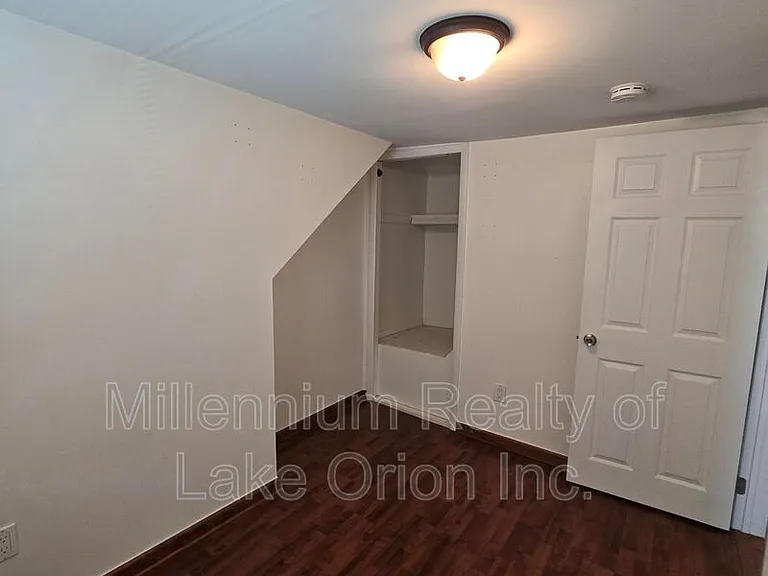 201 W York York Ave — Photo 22