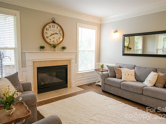 2nd image of 146 Preserve Way