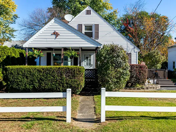 32 Balcom Street, Nashua, NH 03060