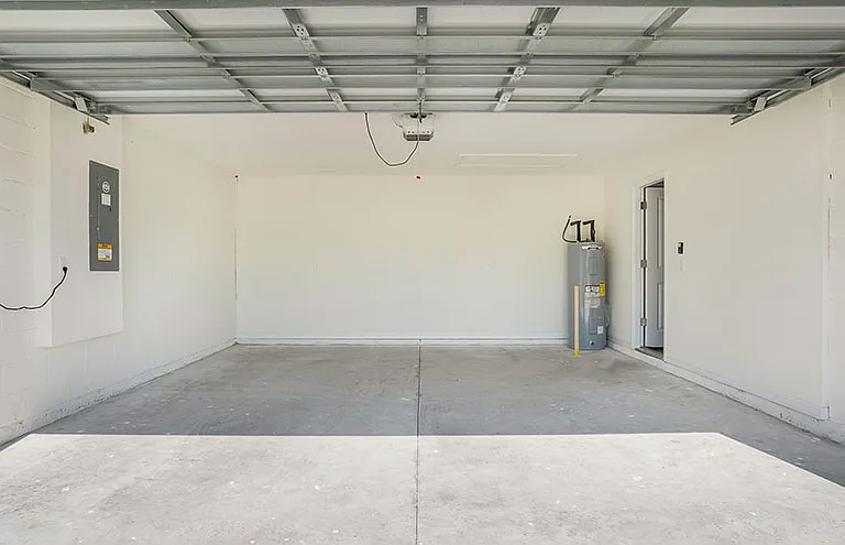 Bayport Place — Photo 18