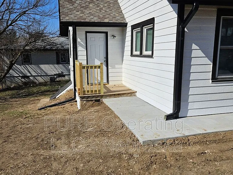 3901 Curtis Ave — Photo 26